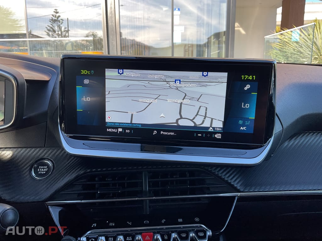 Peugeot E-2008 50 kWh Allure Pack