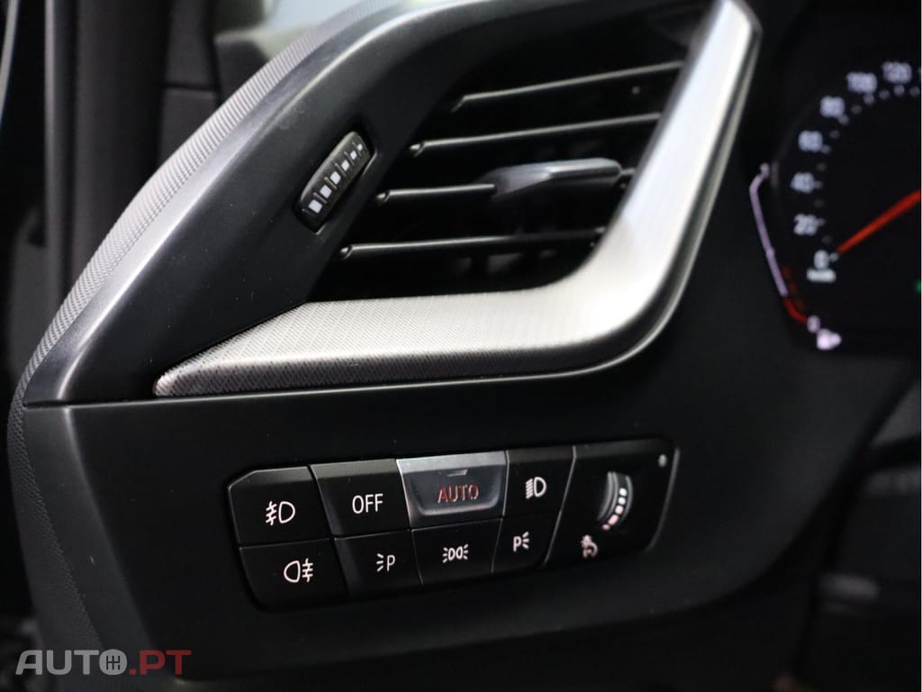 BMW 118 i Pack Desportivo M Auto