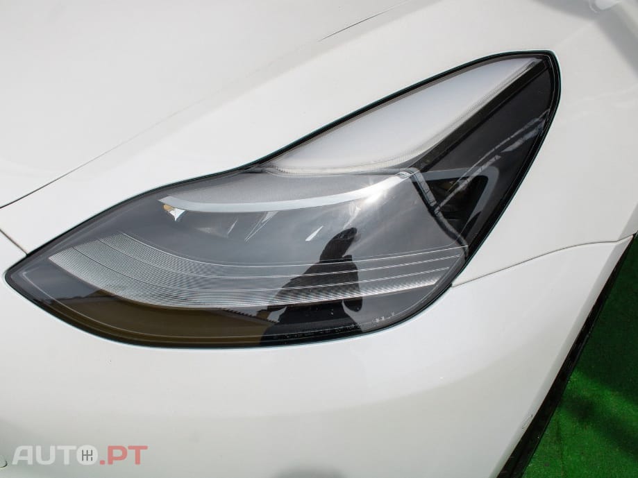 Tesla Model 3 Standard Range Plus RWD