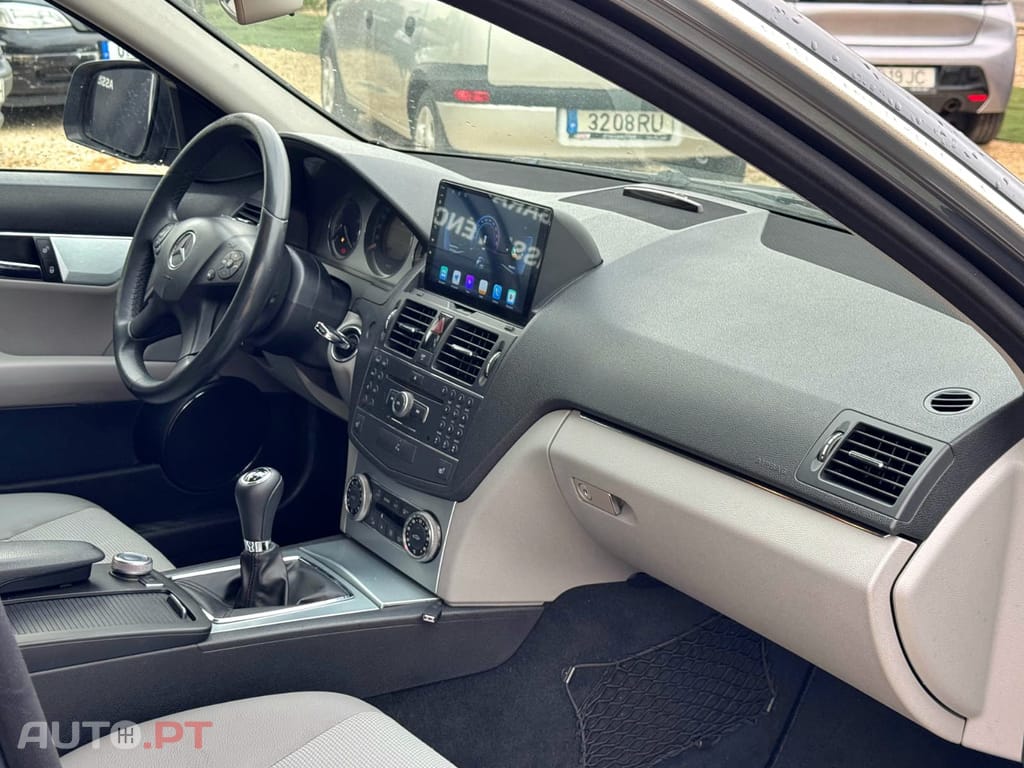 Mercedes-Benz C 220 CDi Avangarde W204- Garantia Incluída - Modelo d