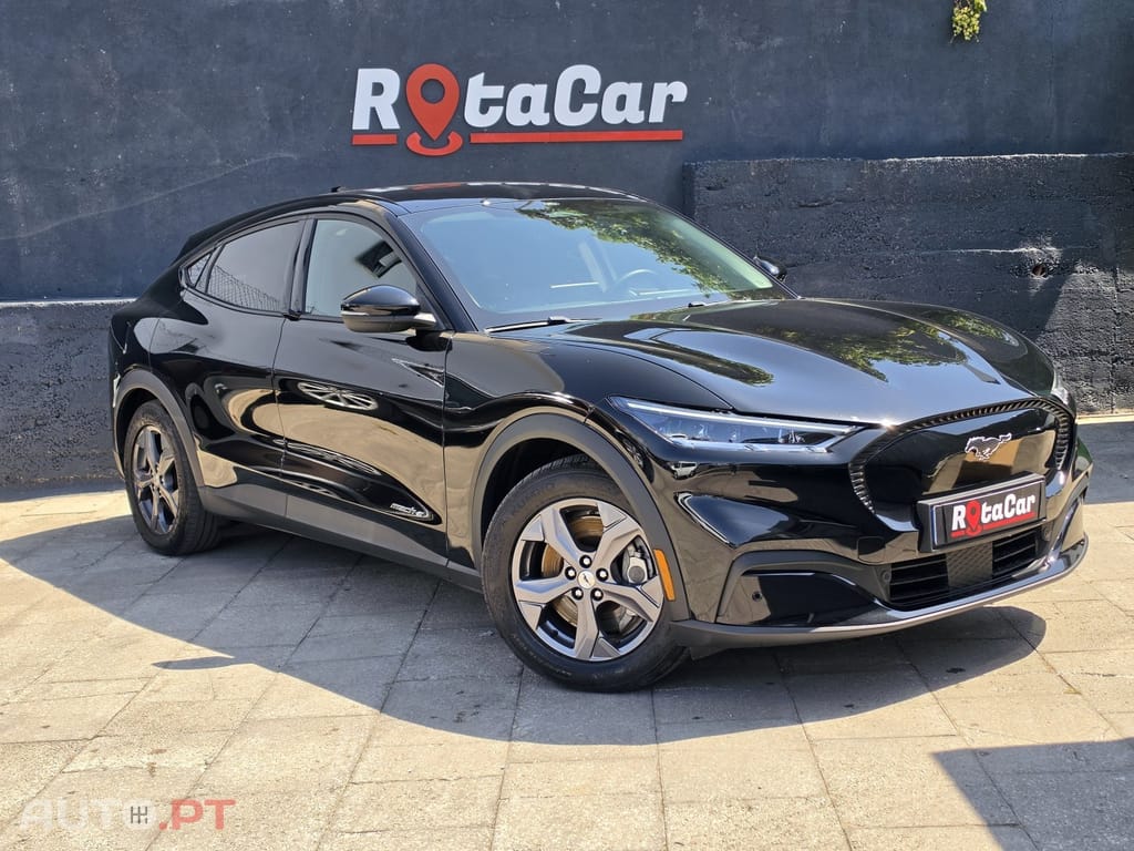 Ford Mustang Mach-E 75.7 kWh Base