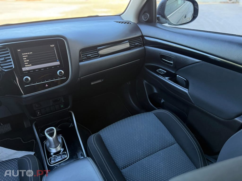 Mitsubishi Outlander PHEV intense
