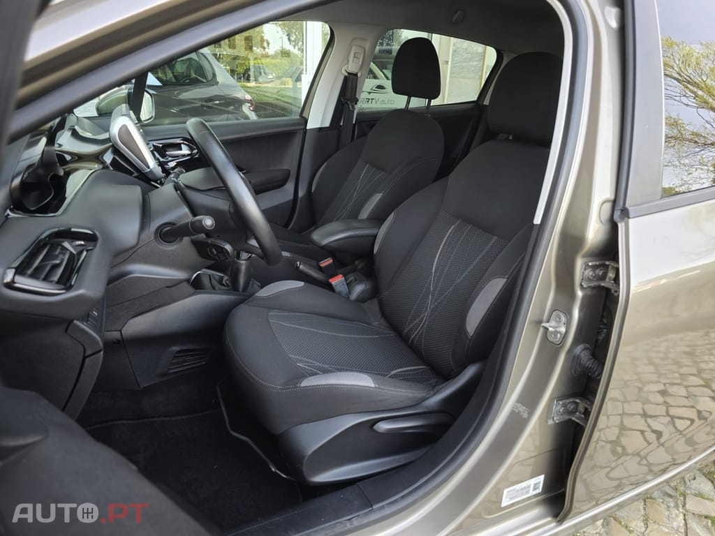 Peugeot 208 1.4 HDi Active