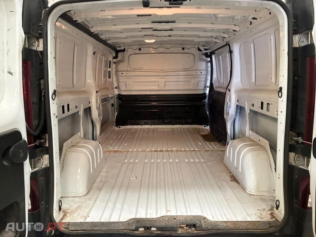 Renault Trafic 2.0 dCi L2H1 1.3T Grand Confort