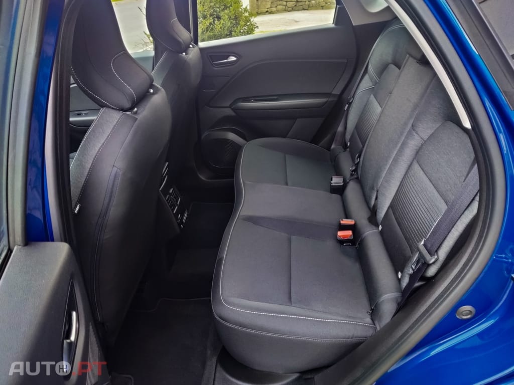 Renault Captur TCe 100 EXPERIENCE