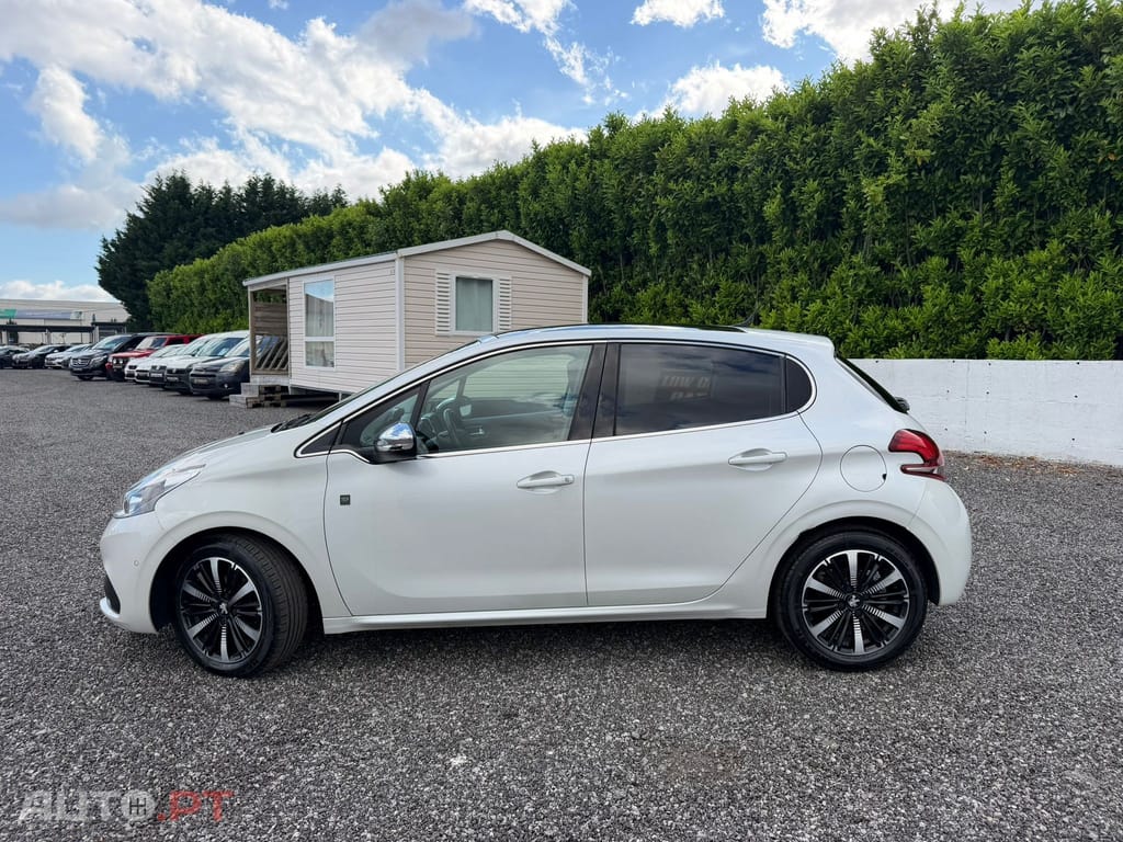 Peugeot 208 1.2 PureTech GT Line