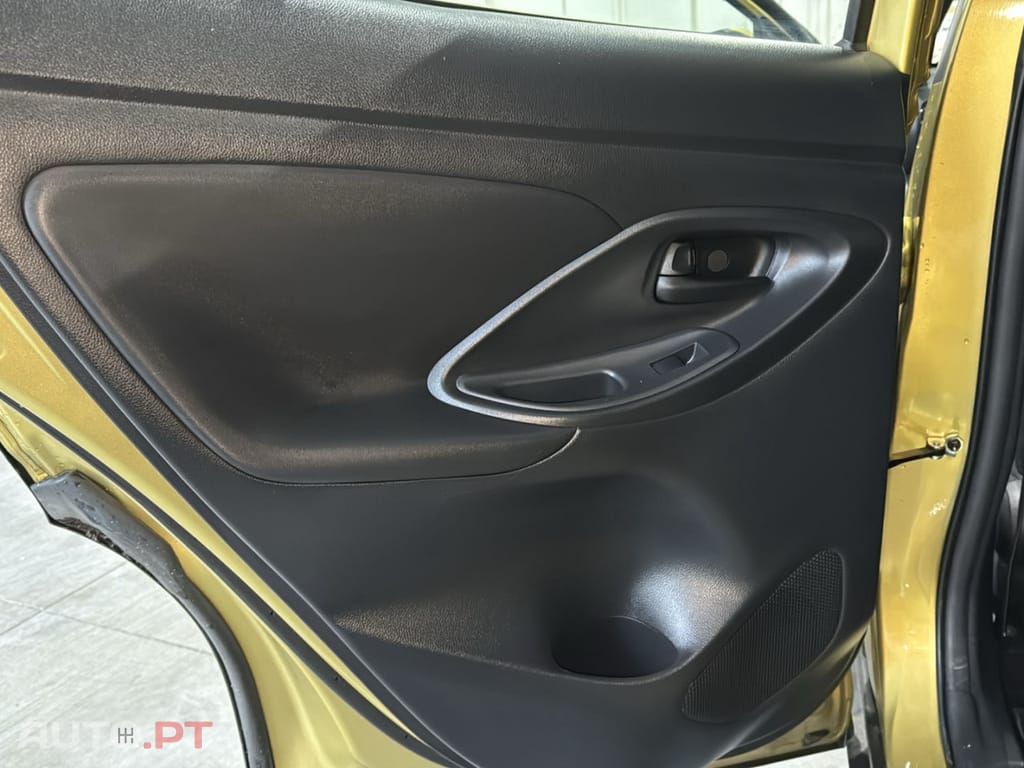 Toyota Yaris Cross 1.5 HDF Square Collection