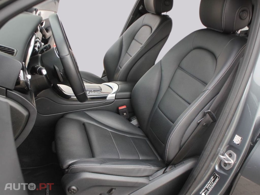Mercedes-Benz GLC 300 I.V.A DEDUTÍVEL de 4Matic