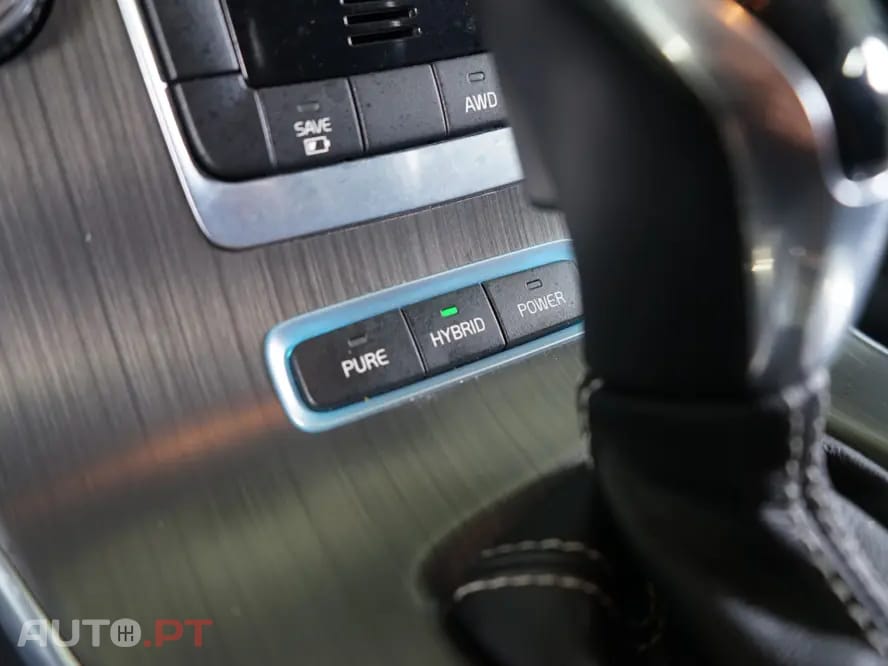 Volvo V60 2.4 D6 Momentum AWD Phev