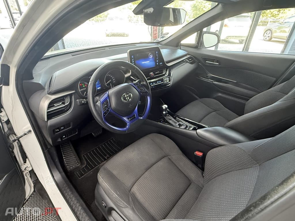 Toyota C-HR 1.8 Hybrid Square Collection