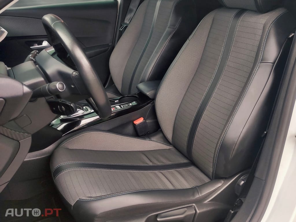 Peugeot E-208 50 kWh Allure