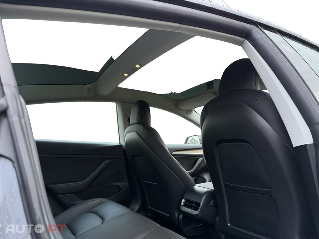 Tesla Model 3 Tração Traseira