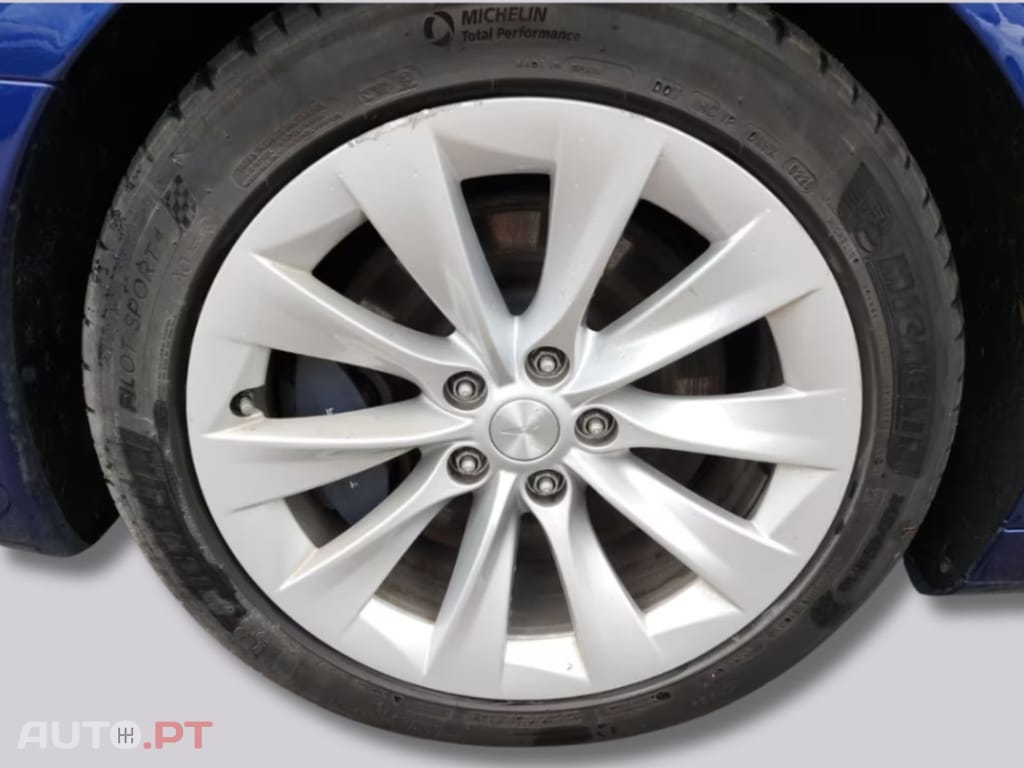 Tesla Model S Maximale Reichweite I.V.A DEDUTIVEL 