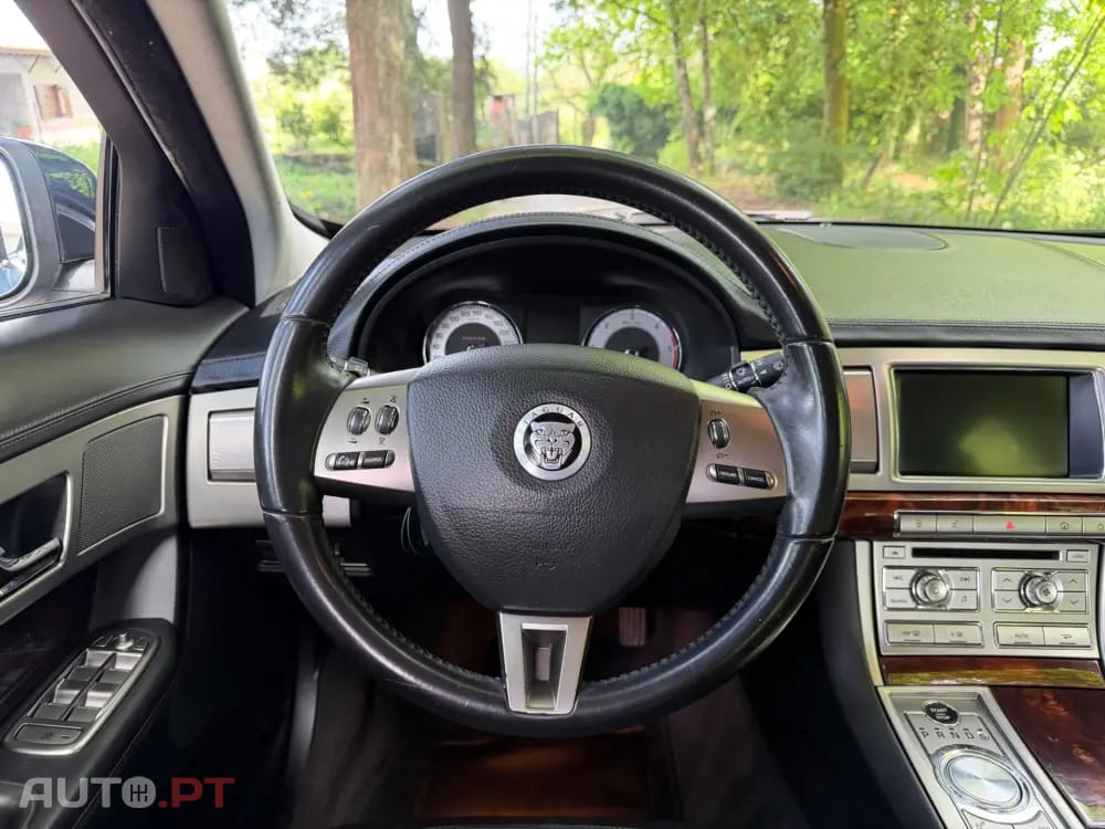 Jaguar XF 2.7 D V6 Premium Luxury