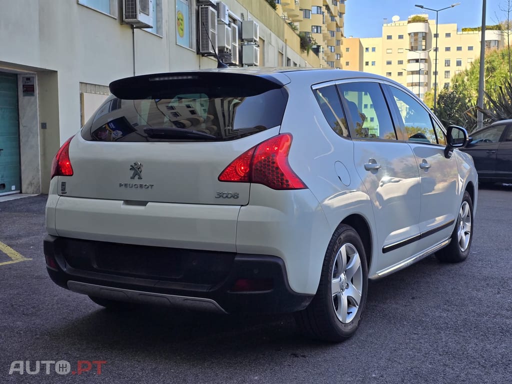 Peugeot 3008 2000 HDi hybrid4