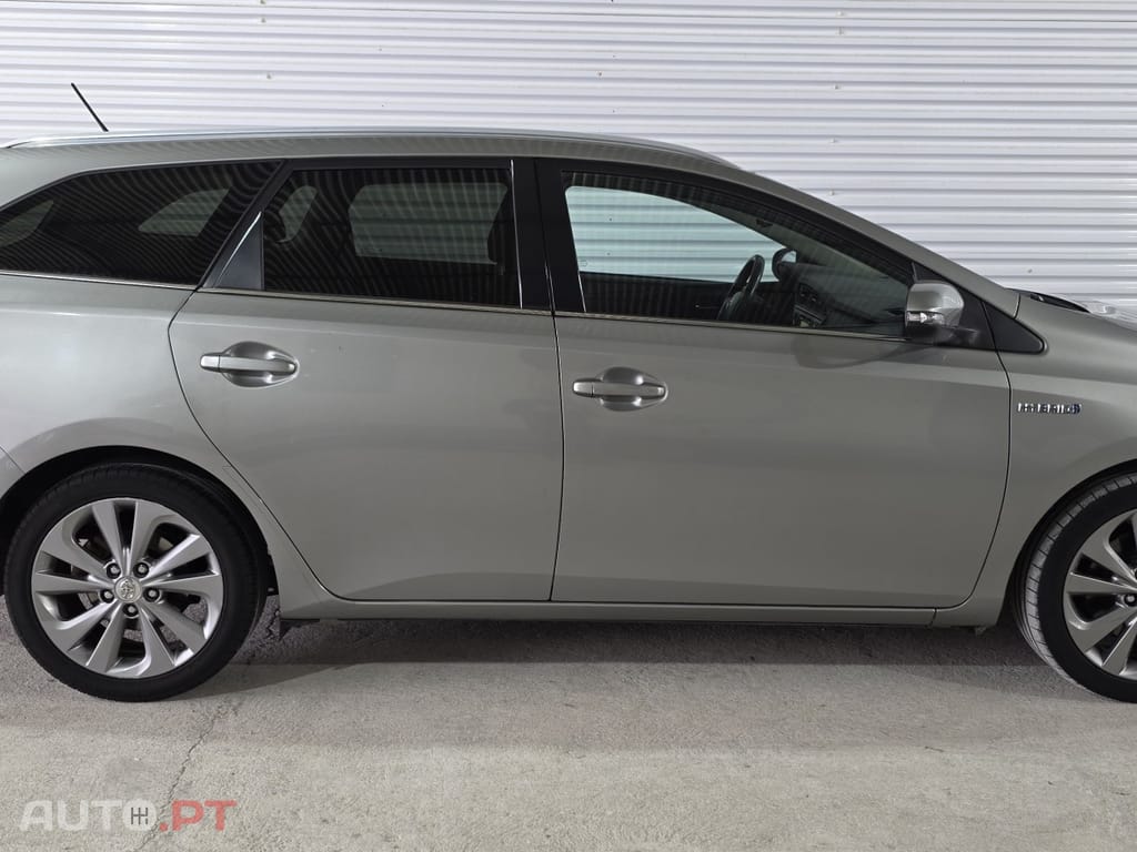 Toyota Auris 1.8 HSD Exclusive +TSS+Navi