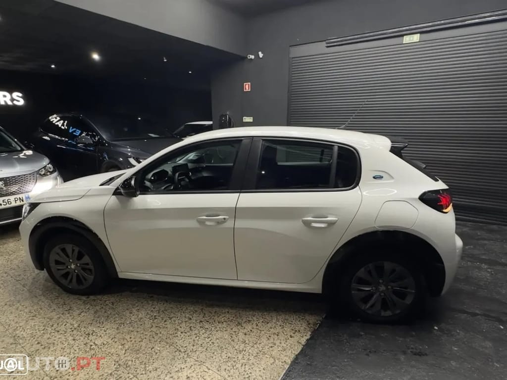 Peugeot E-208 Active Pack