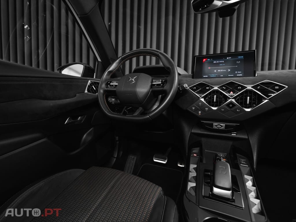 DS DS3 Crossback E-TENSE PERFORMANCE LINE