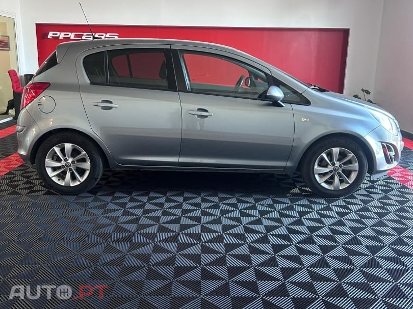 Opel Corsa 1.2 Connect Easytronic