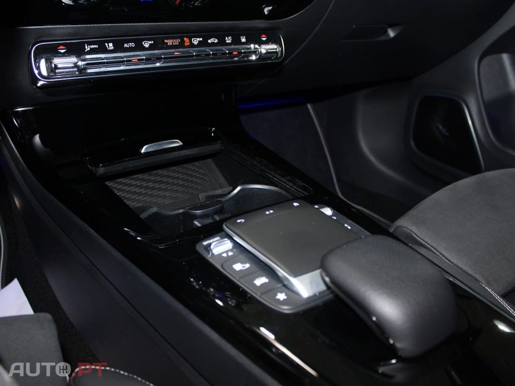 Mercedes-Benz CLA 250 e AMG I.V.A DEDUTÍVEL  