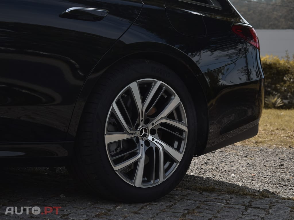 Mercedes-Benz E 300 DE