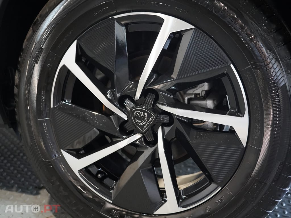 Peugeot 408 1.2 PureTech Allure EAT8