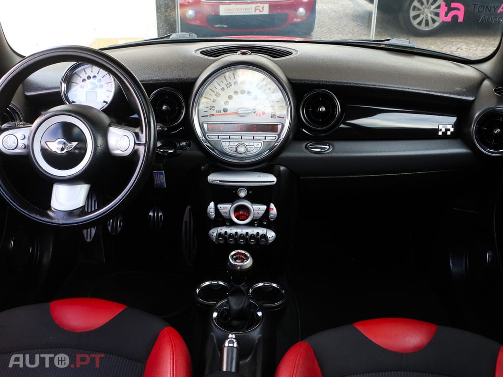 MINI Cooper John Cooper Works