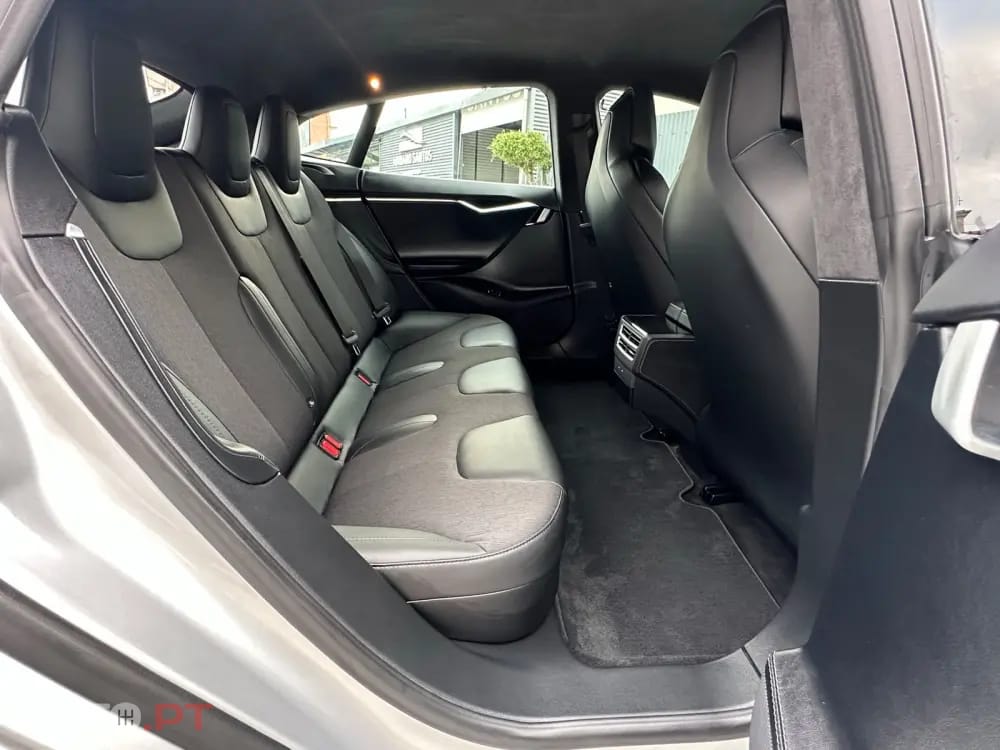 Tesla Model S Performance