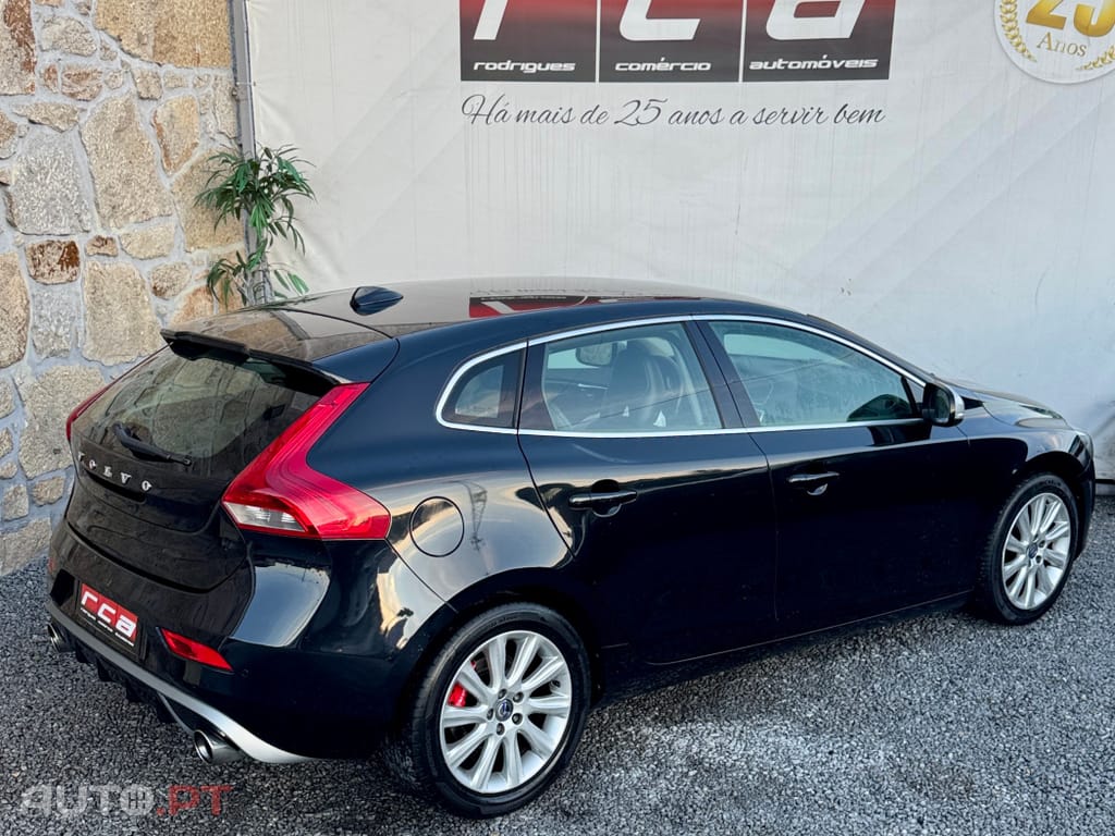 Volvo V40 1.6 D2 R-Design Momentum