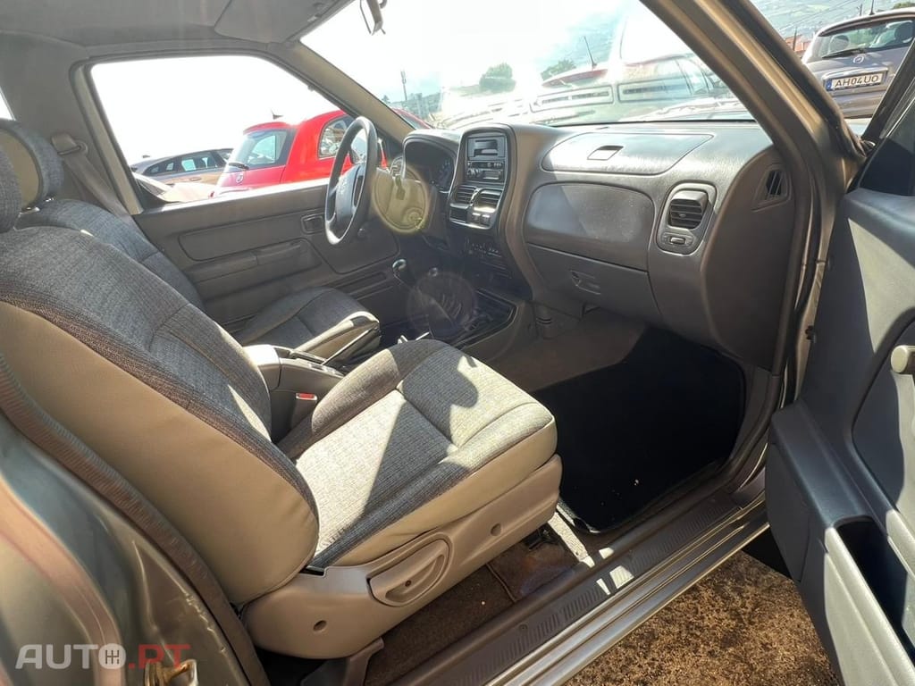 Nissan Navara 2.5 td