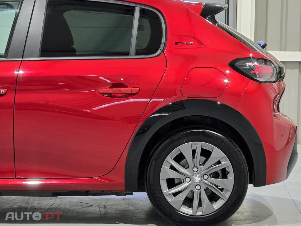Peugeot E-208 50 kWh Style