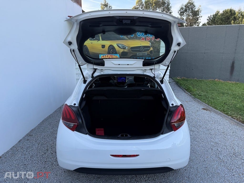 Peugeot 208 PureTech 68 Like