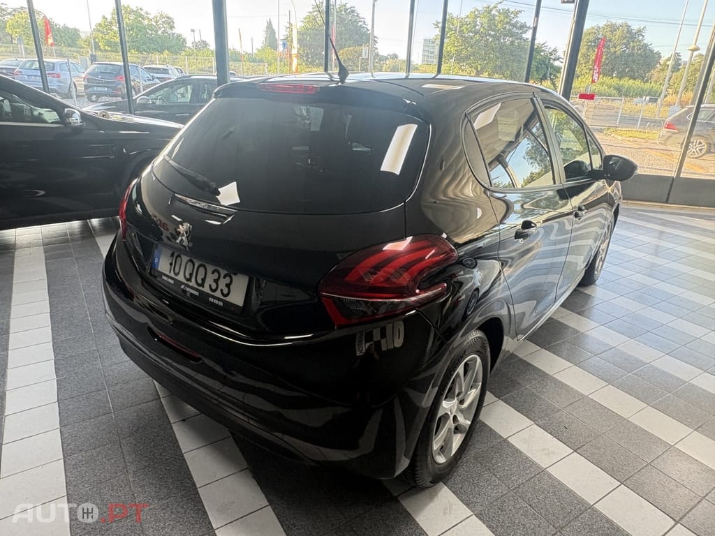 Peugeot 208 1.2 PureTech Signature