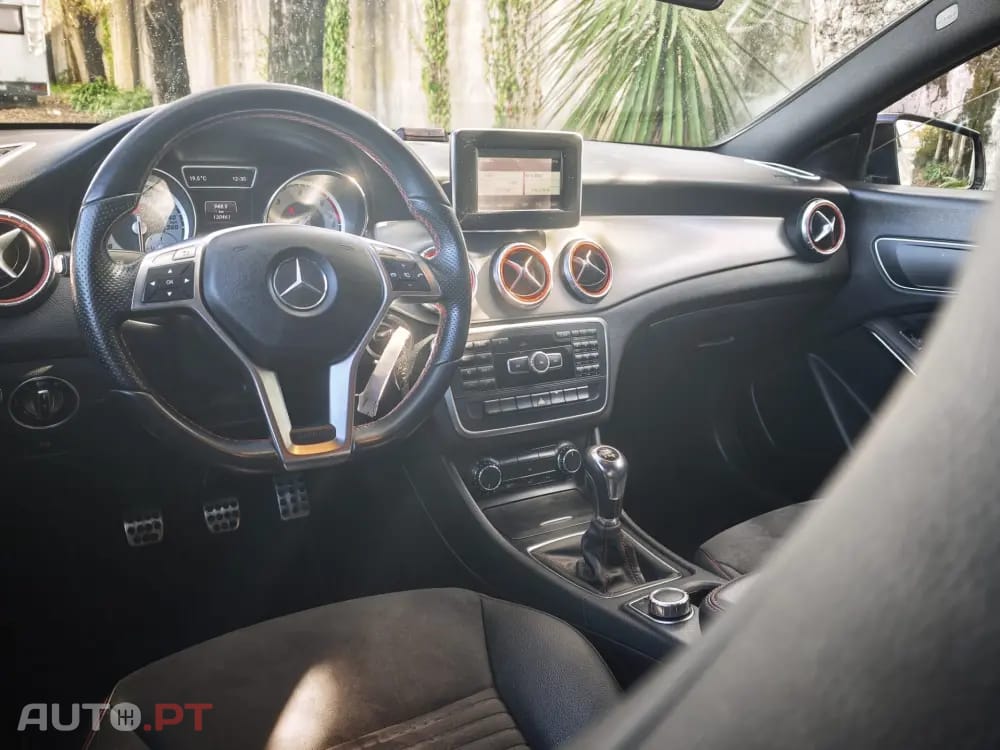 Mercedes-Benz CLA 200