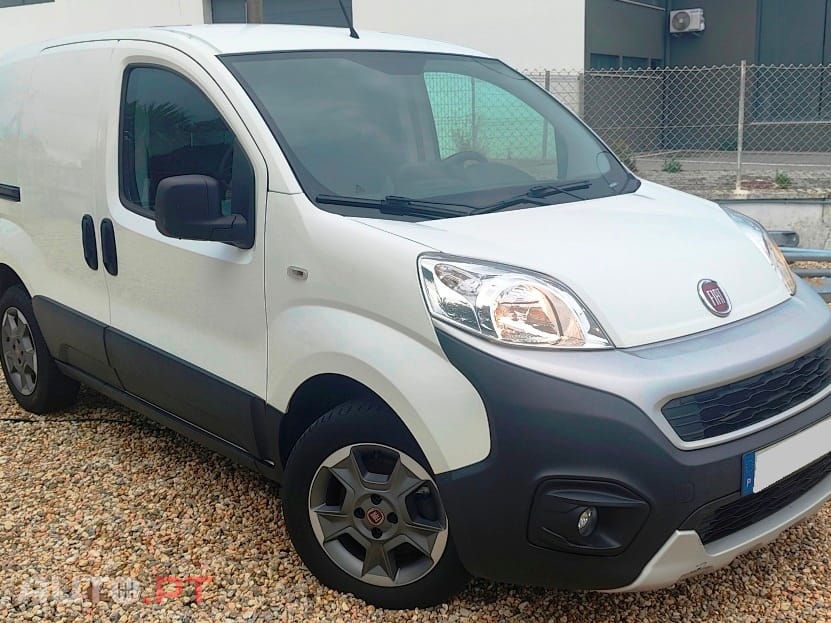 Fiat Fiorino 1.3 M-Jet 95cv IVA dedutível / 119 mês