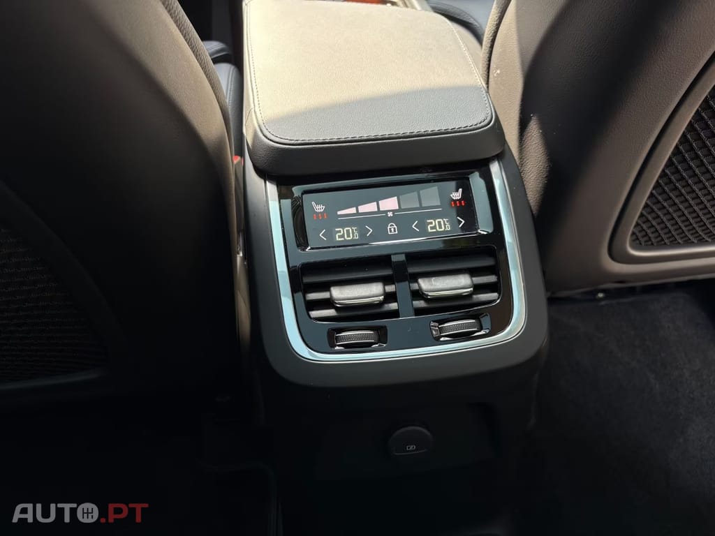 Volvo XC90 T8 AWD Plus  I.V.A DEDUTIVEL