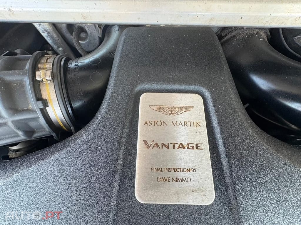 Aston Martin Vantage Coupé V8
