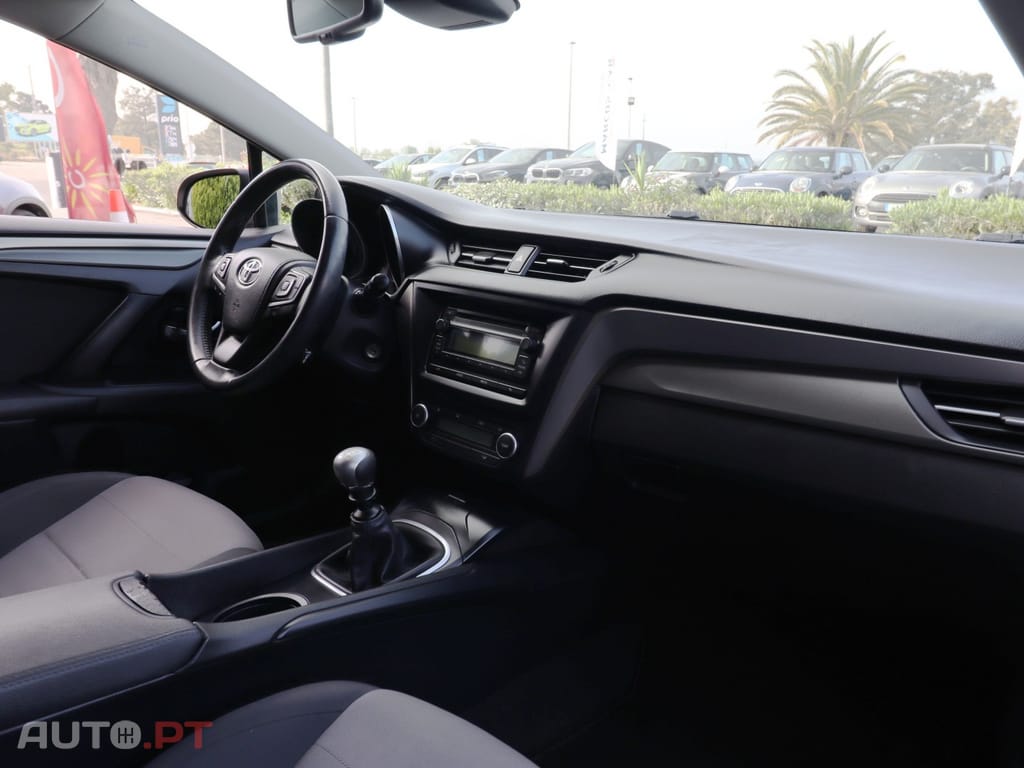 Toyota Avensis Touring Sports 1.6 D-4D Comfort