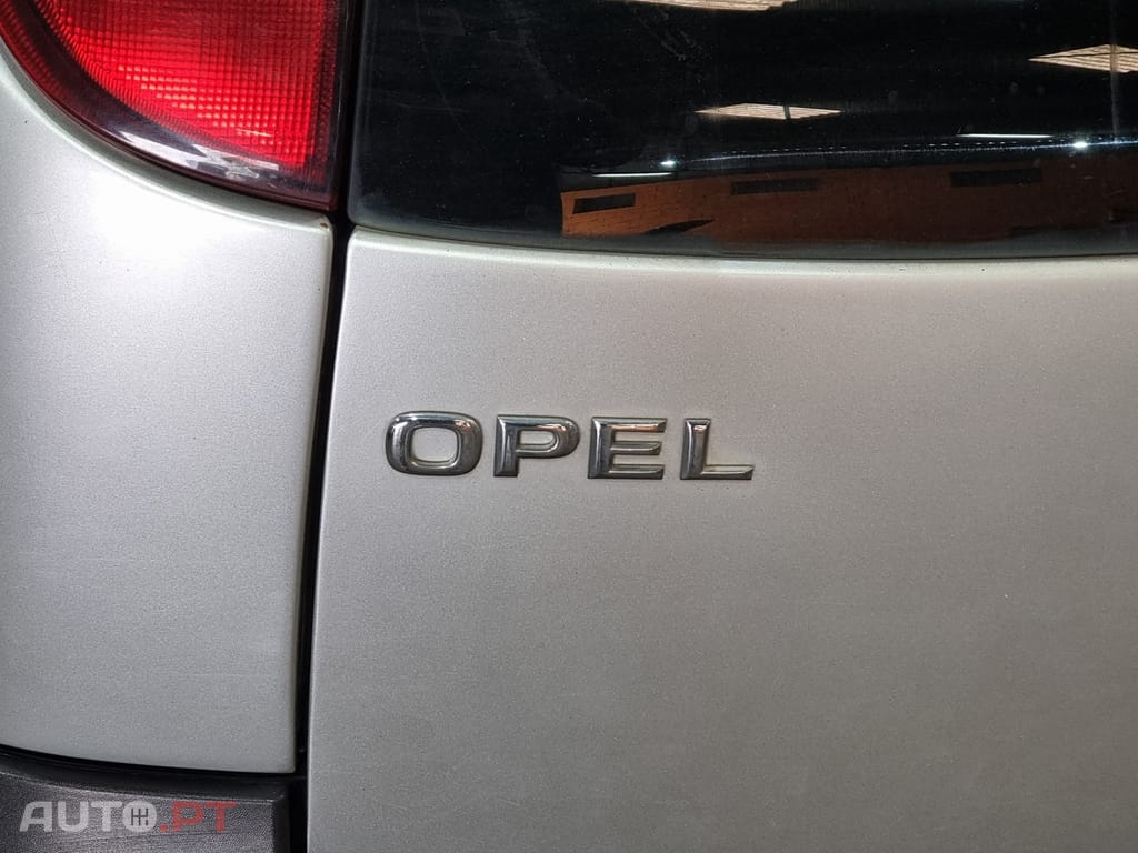 Opel Corsa 1.2 16V Confort
