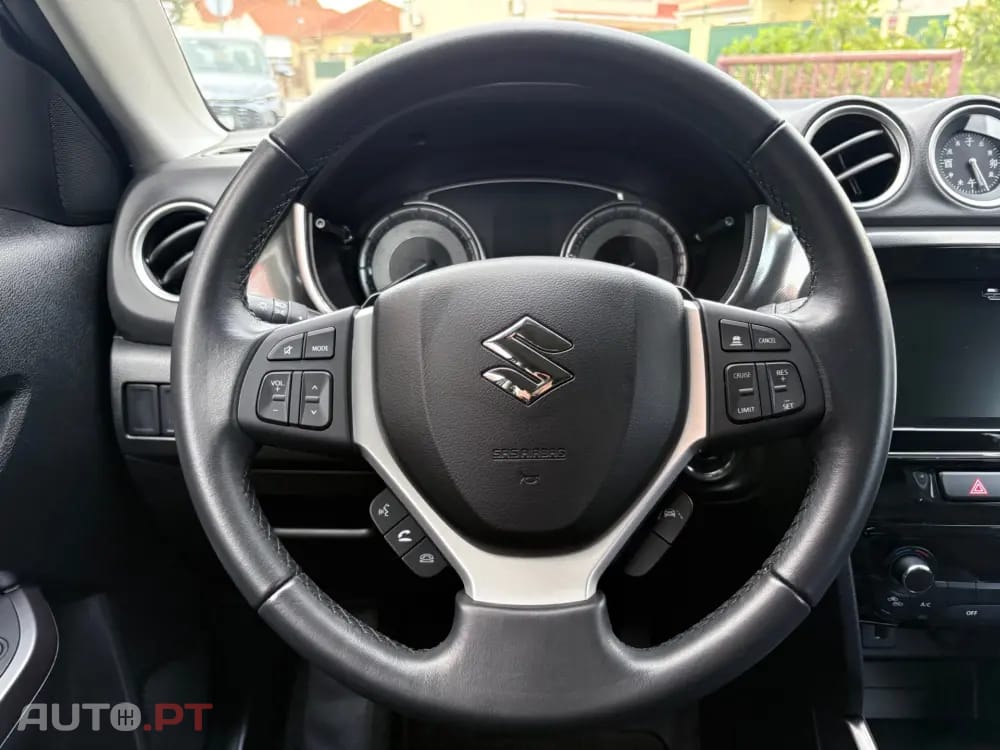 Suzuki Vitara 1.5L AGS GLX Strong Hybrid