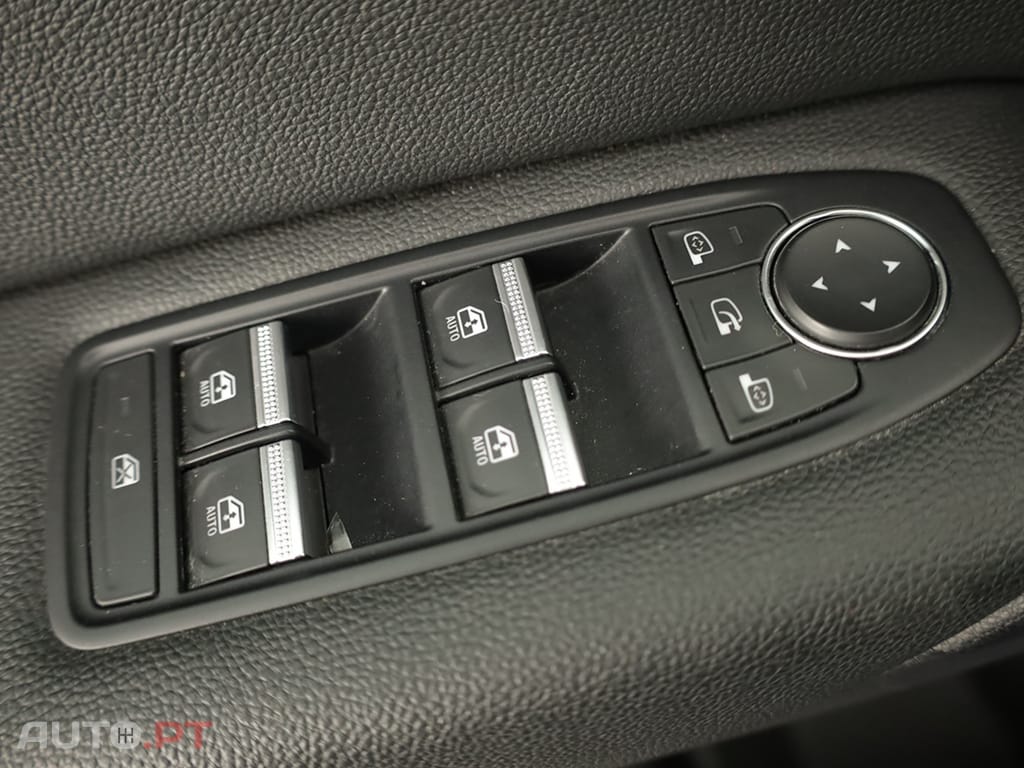 Renault Captur 1.0 TCe Techno Bi-Fuel