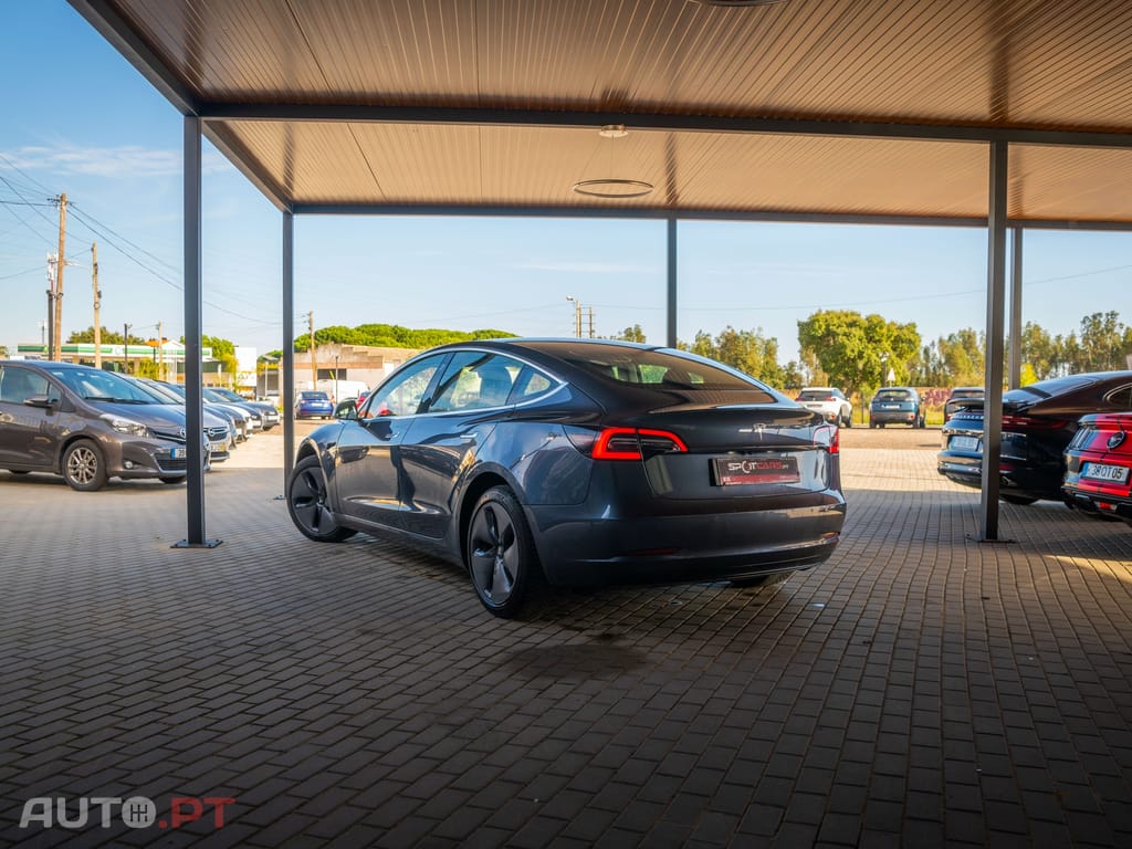 Tesla Model 3 Standard Range Plus RWD