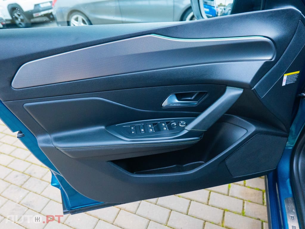 Peugeot 408 1.2 PureTech GT EAT8