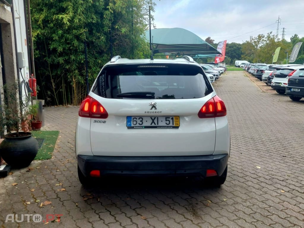 Peugeot 2008 1.2 PureTech Signature