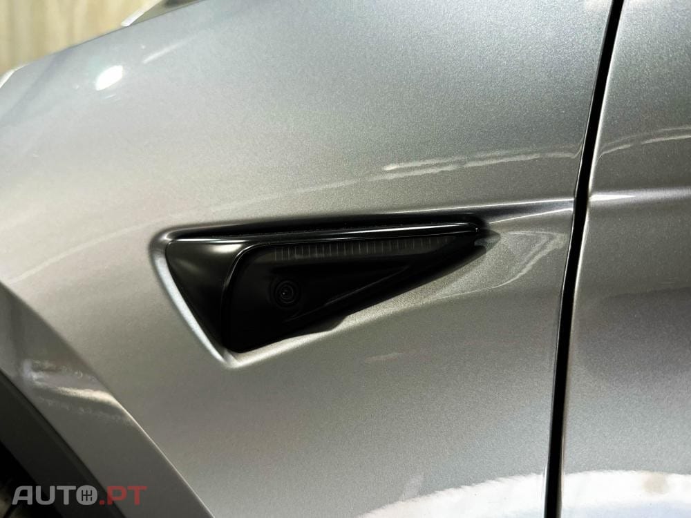 Tesla Model Y Long Range Dual Motor AWD
