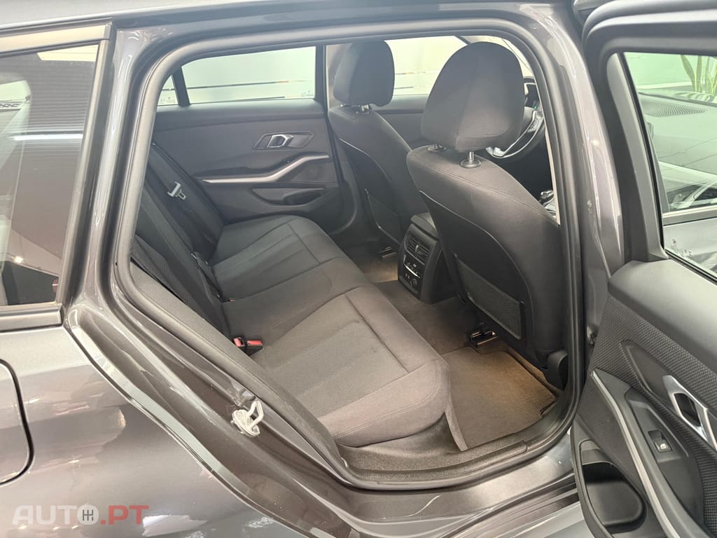 BMW 320 d Touring xDrive Line Sport Auto