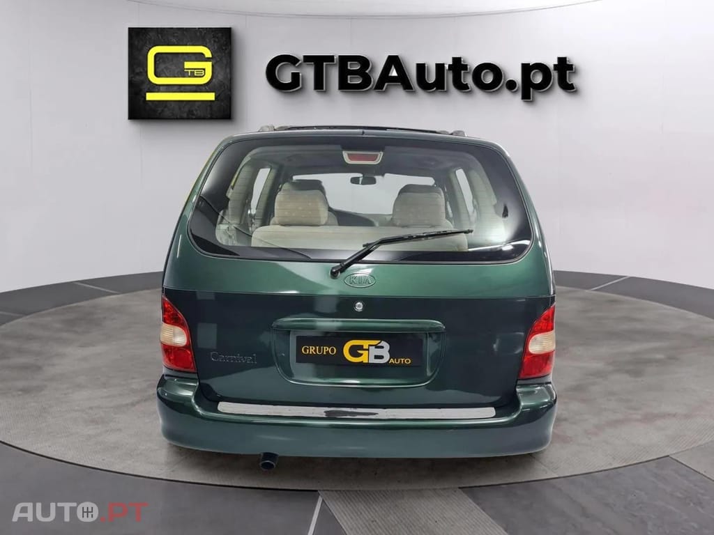 Kia Carnival LS