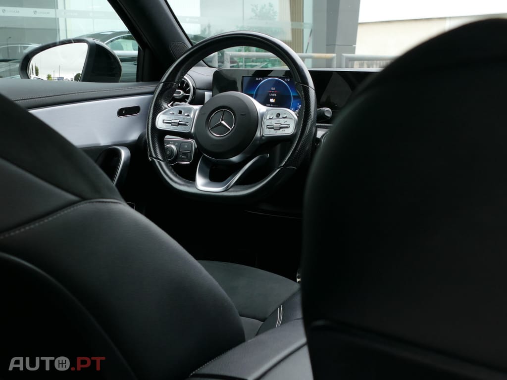 Mercedes-Benz A 250 e AMG Line