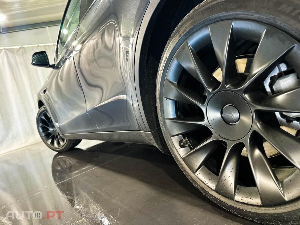 Tesla Model Y Long Range Dual Motor AWD
