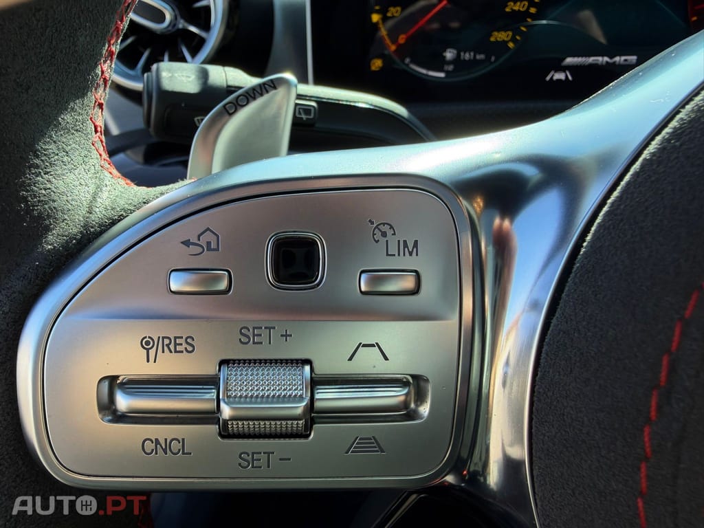 Mercedes-Benz A 35 AMG 4Matic Speedshift DCT 7G